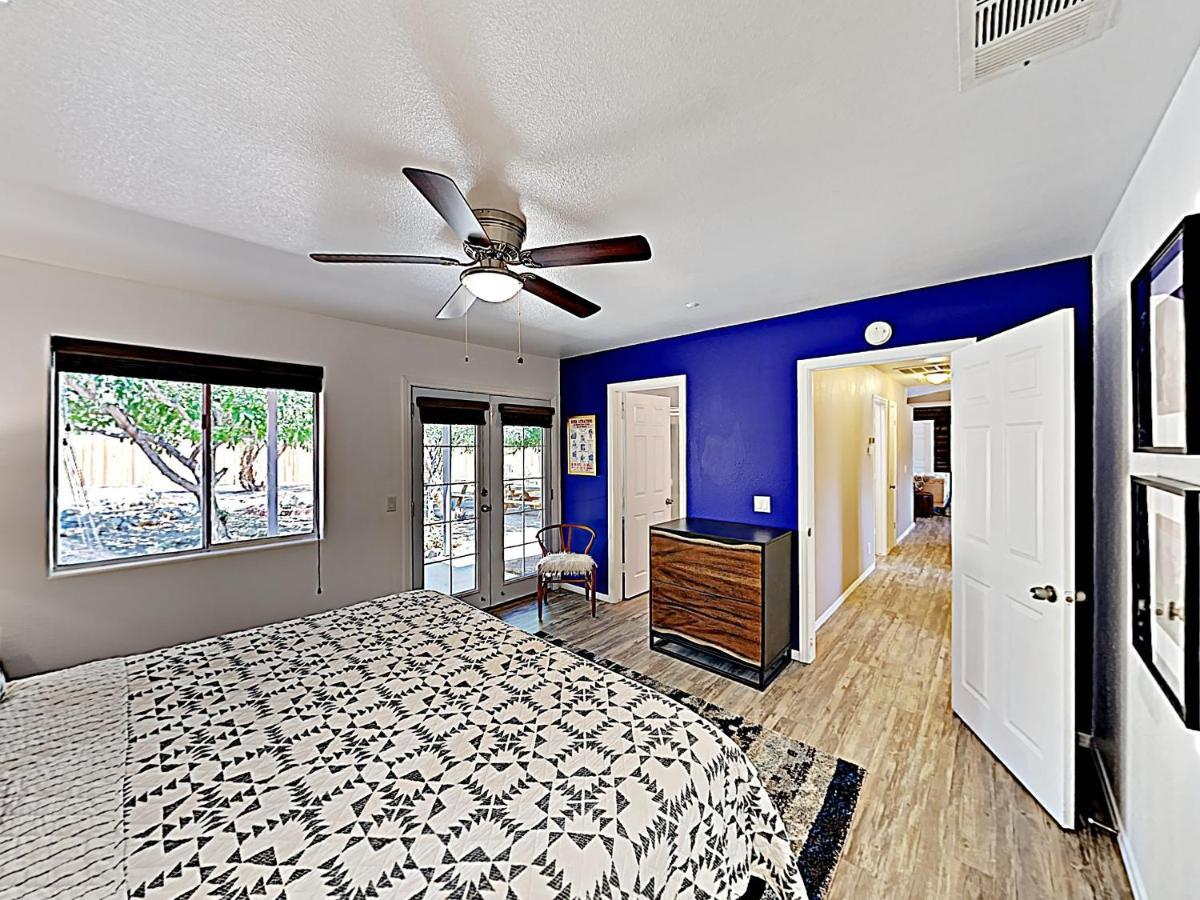 Rawhide Ranch - Walk To Pappy And Harriet'S With Hot Tub! Home Yucca Valley Exterior foto