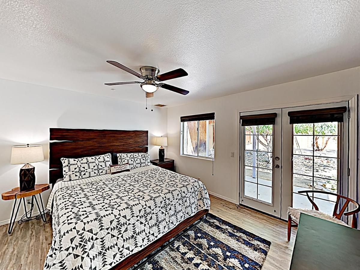Rawhide Ranch - Walk To Pappy And Harriet'S With Hot Tub! Home Yucca Valley Exterior foto