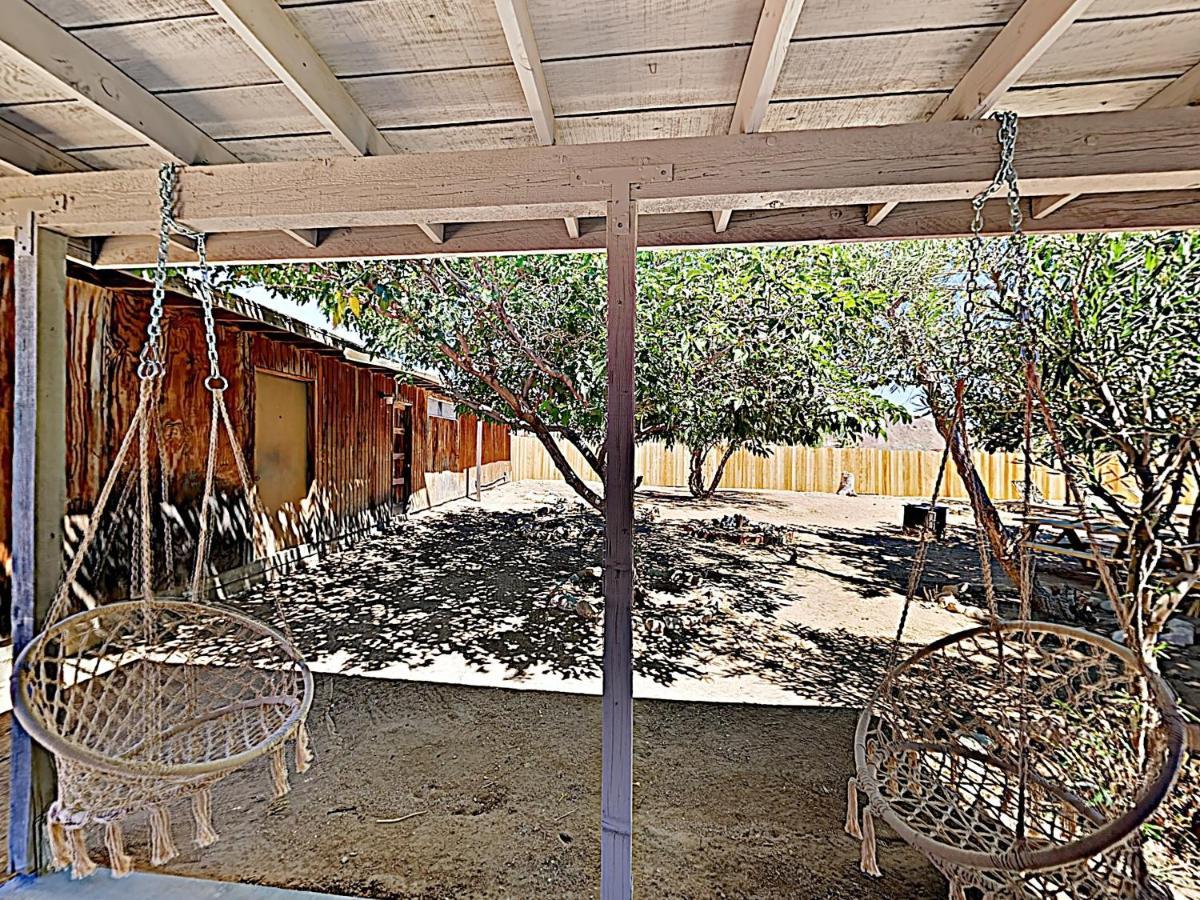 Rawhide Ranch - Walk To Pappy And Harriet'S With Hot Tub! Home Yucca Valley Exterior foto